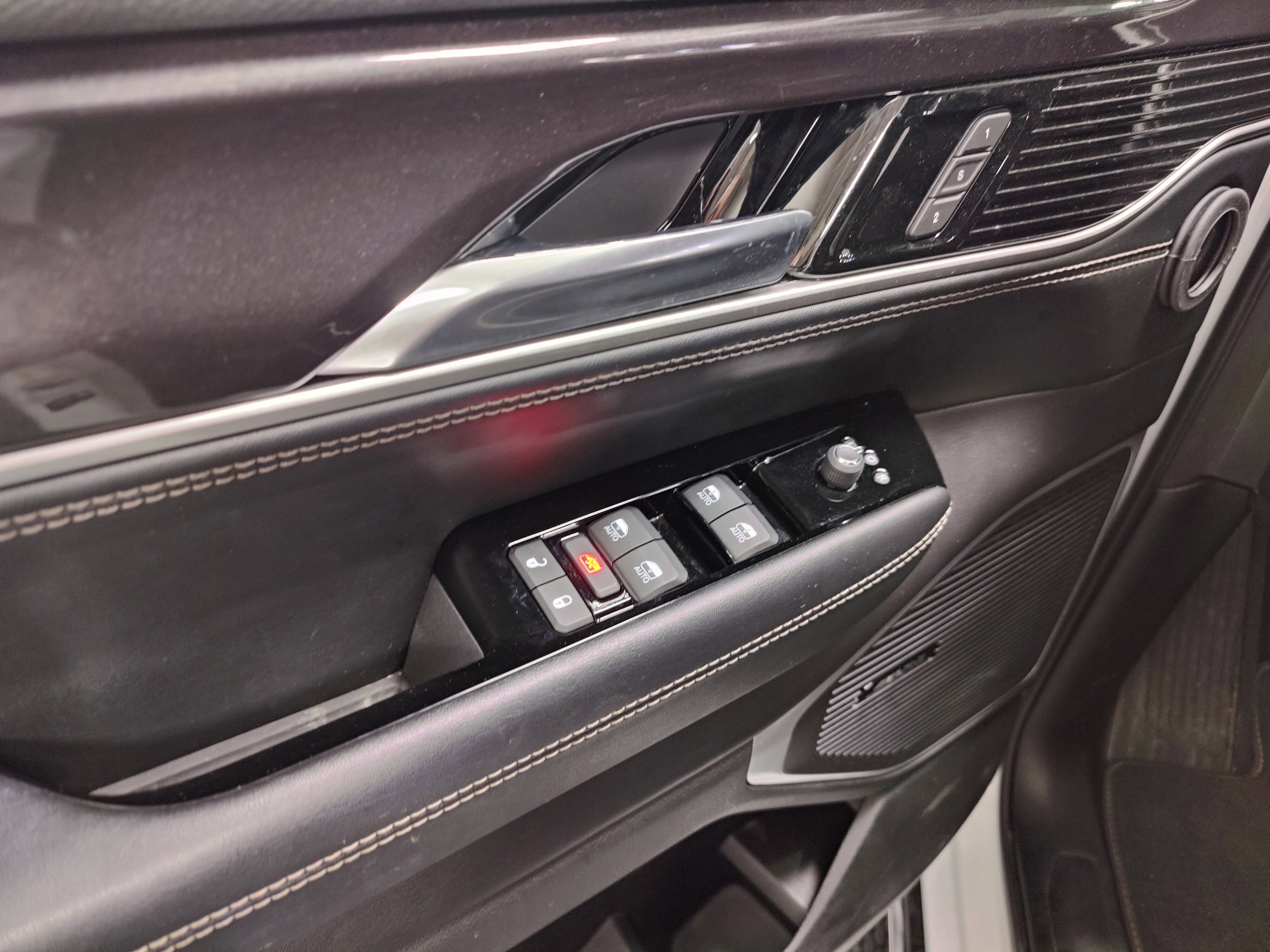 Used 2024 Jeep Wagoneer 4WD image 29