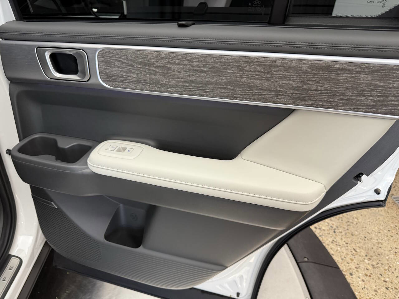 Used 2024 Hyundai Santa Fe Calligraphy image 20