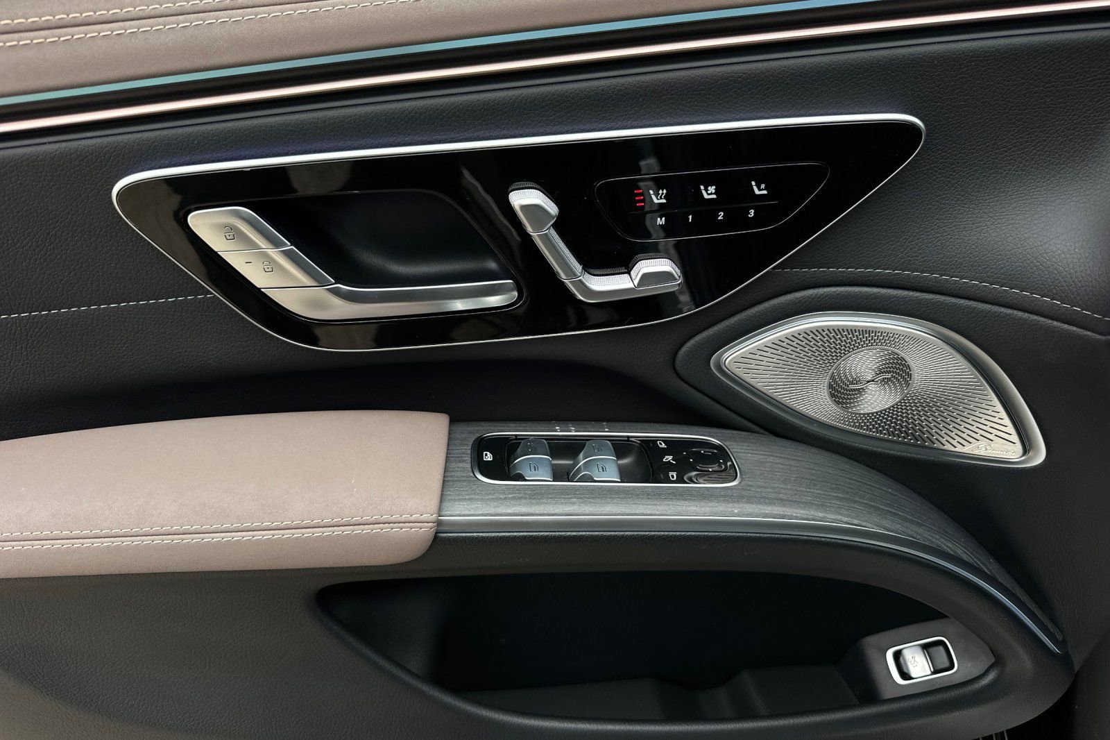 Certified 2023 Mercedes-Benz EQS 580 4MATIC Sedan image 26