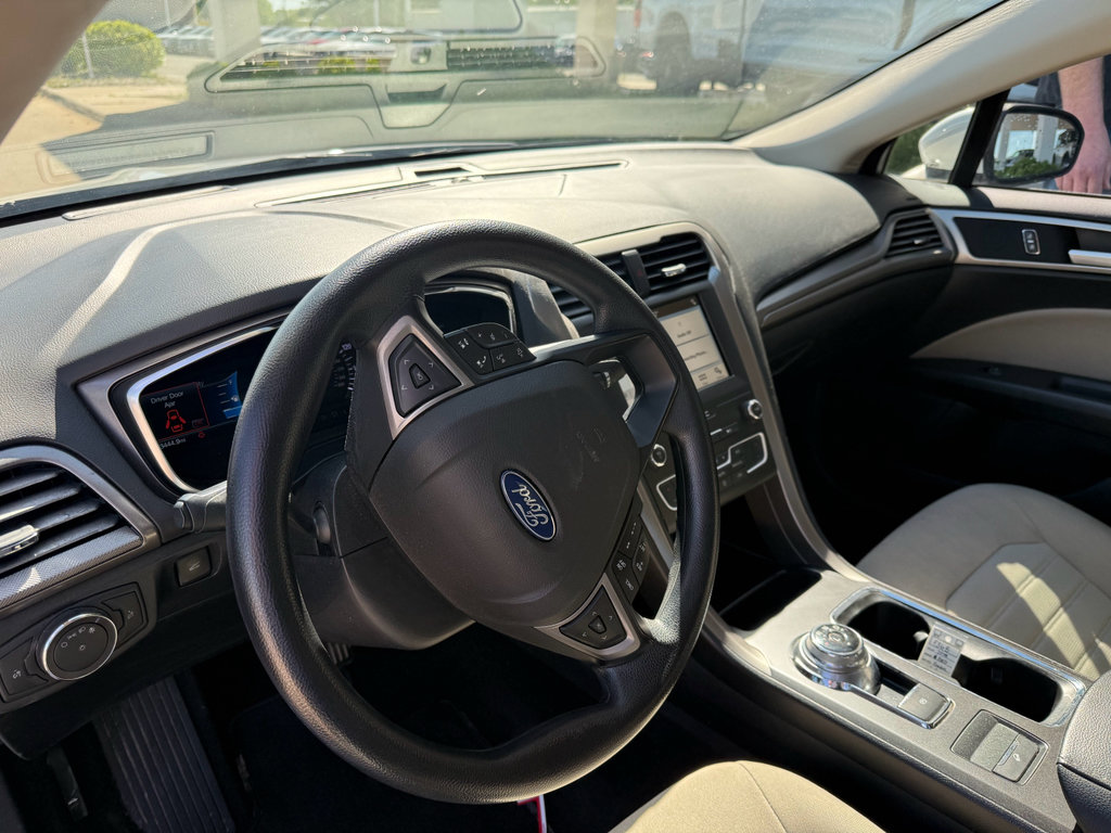 Used 2019 Ford Fusion S FWD image 10