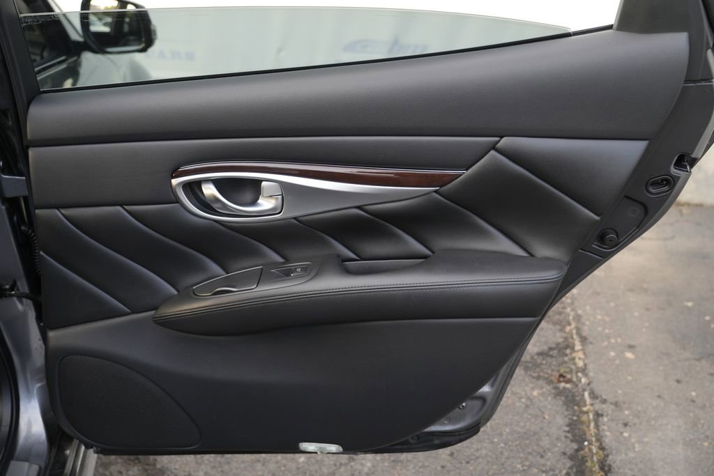 Used 2015 INFINITI Q70 L 3.7 RWD image 37