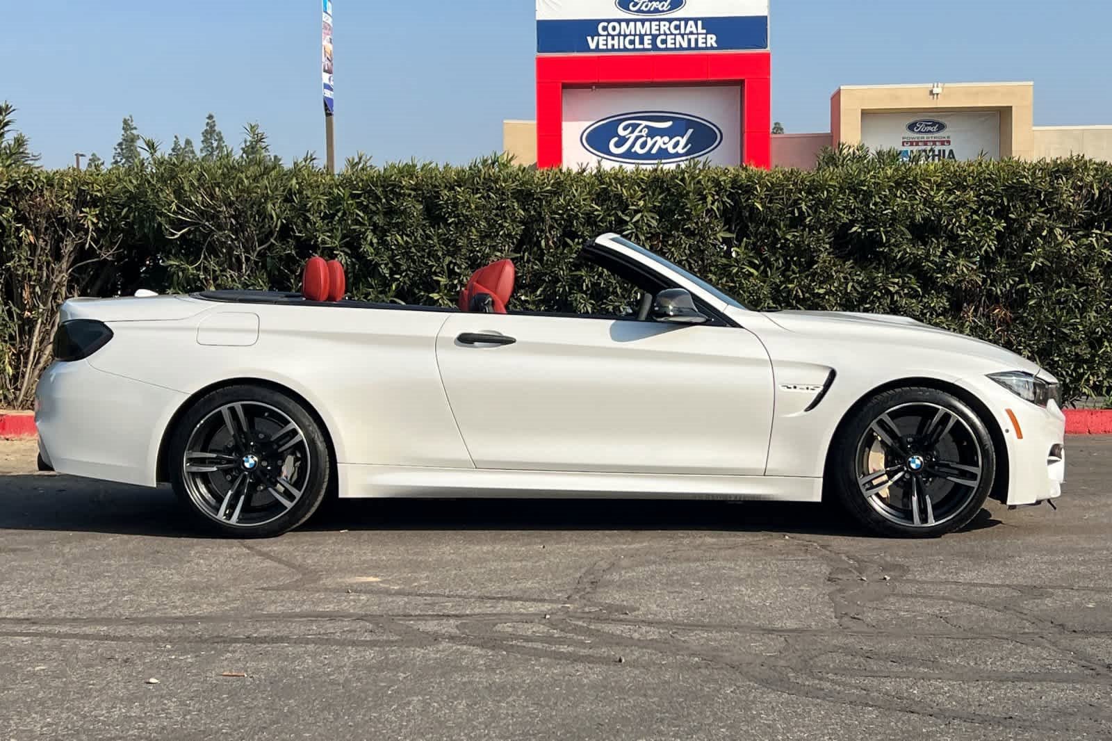 Used 2015 BMW M4 Convertible image 9