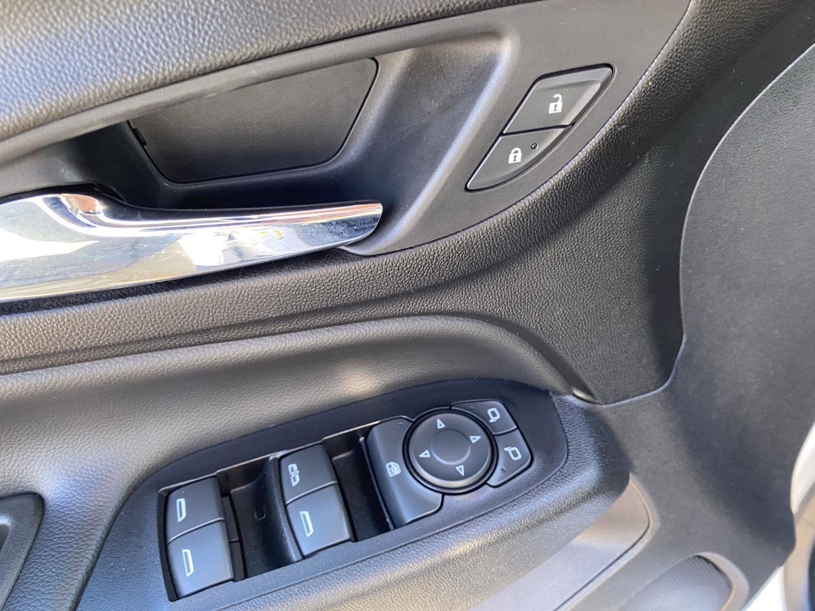 Used 2020 Chevrolet Equinox LT image 20