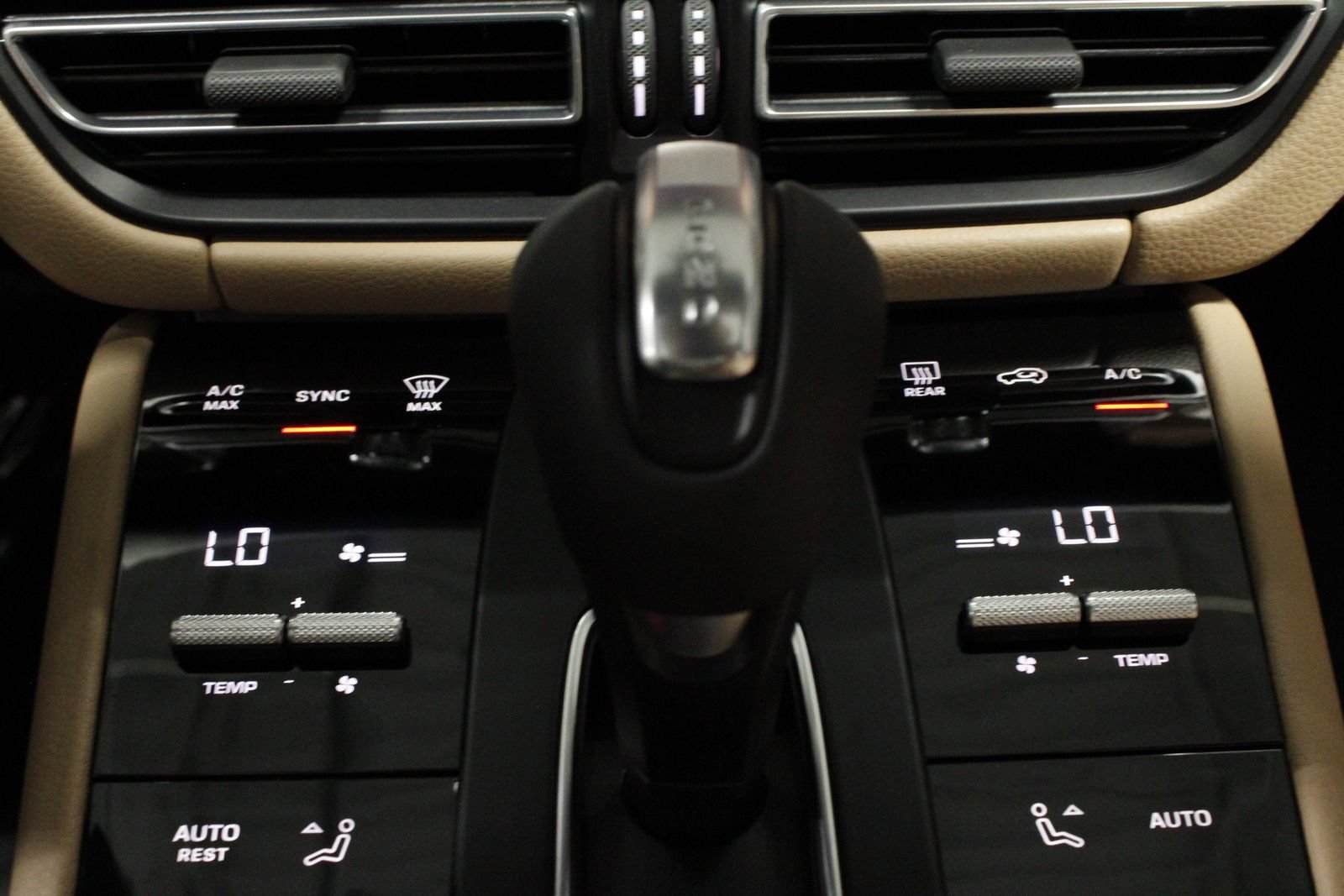 New 2026 Porsche Macan AWD/4WD image 24
