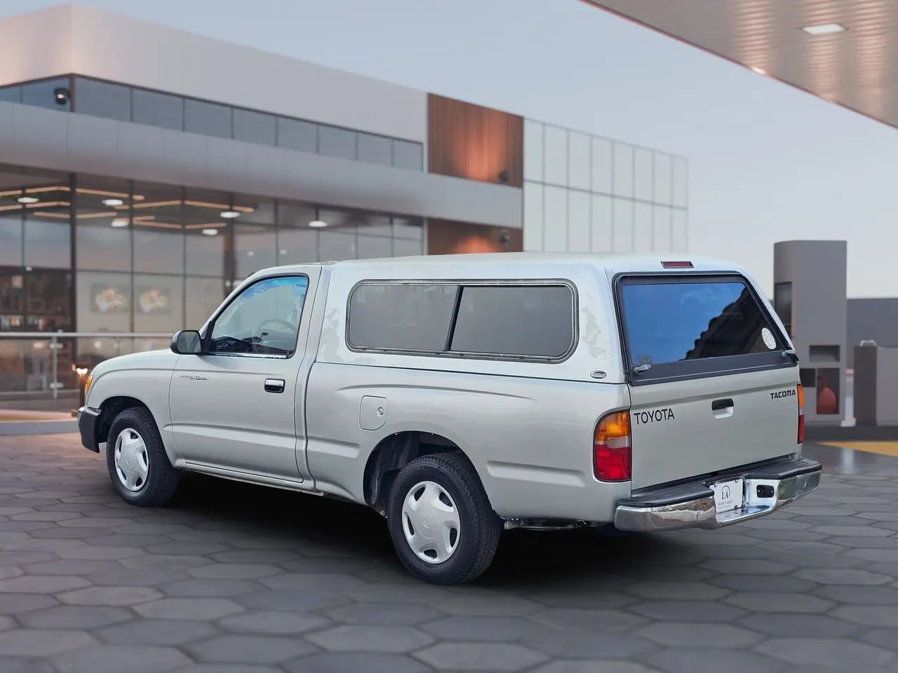 Used 2000 Toyota Tacoma 2WD Regular Cab image 4