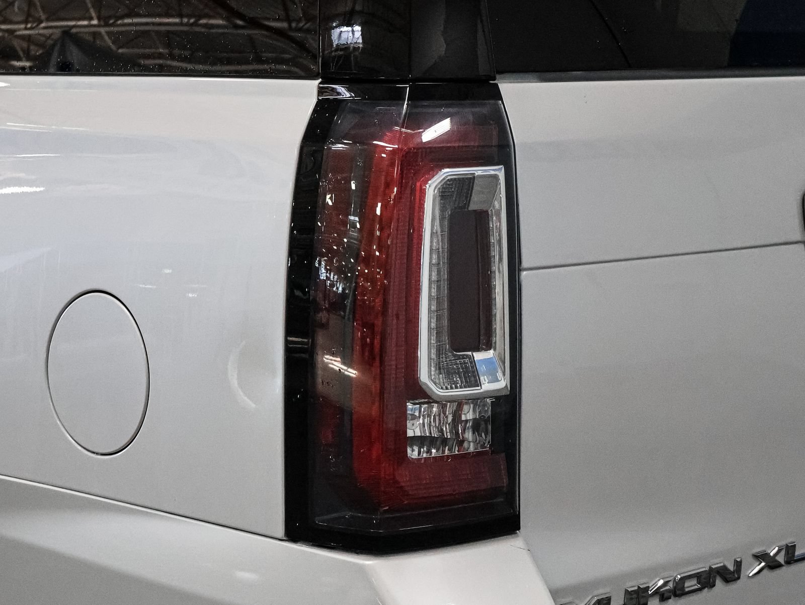 Used 2016 GMC Yukon XL Denali AWD/4WD image 16