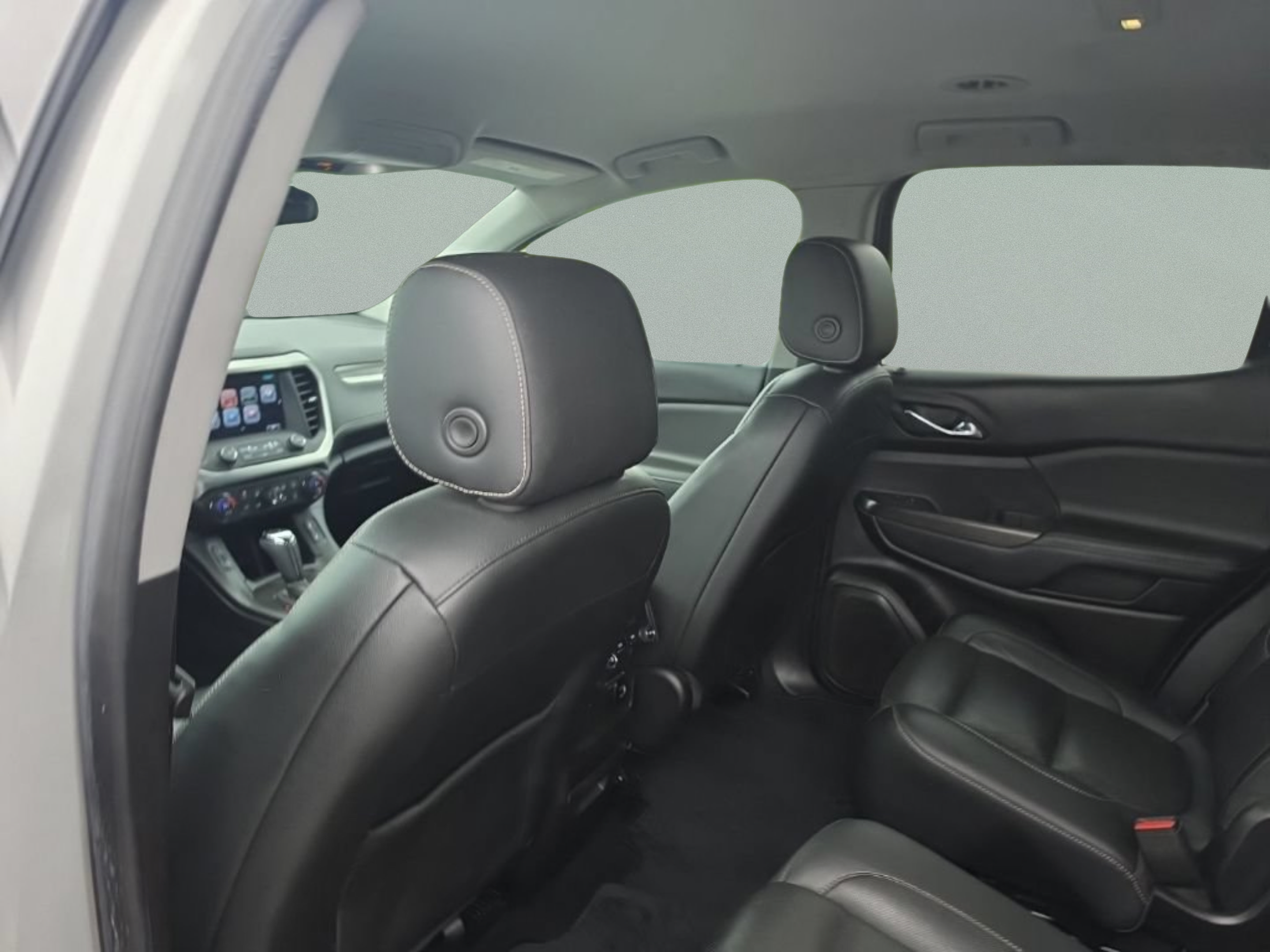 Used 2018 GMC Acadia SLT FWD image 28