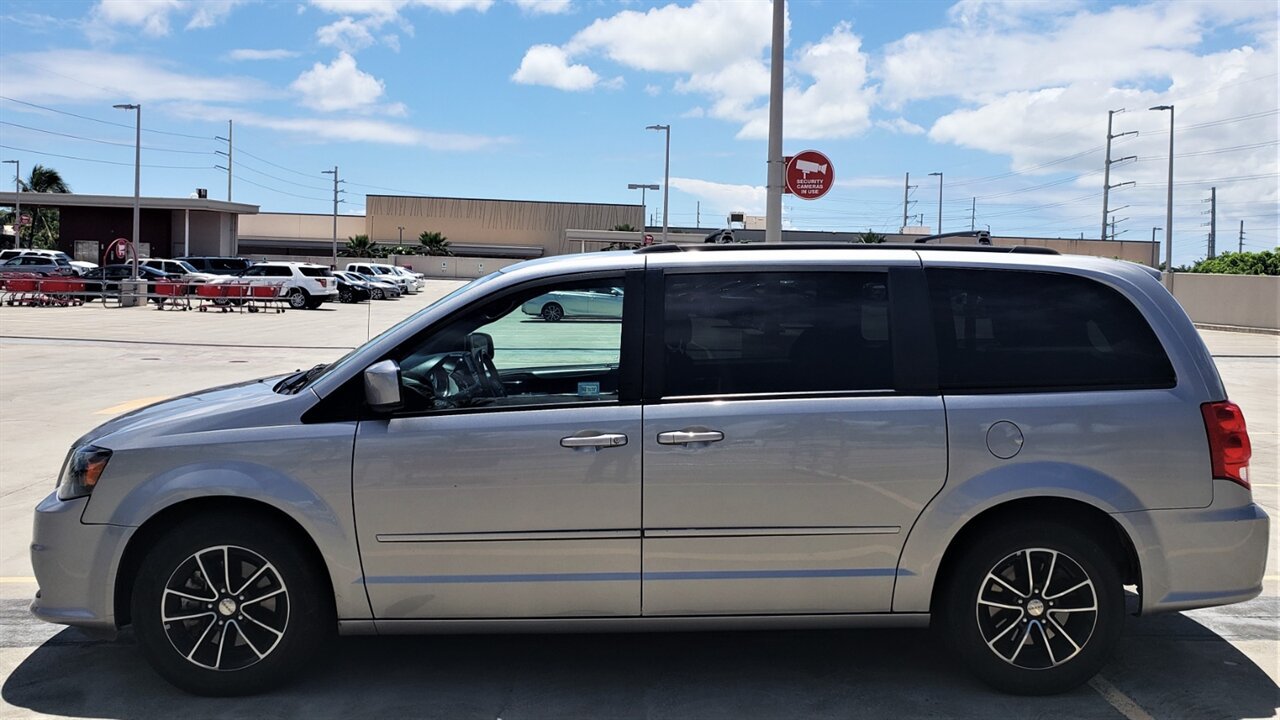 Used 2016 Dodge Grand Caravan R/T FWD image 2