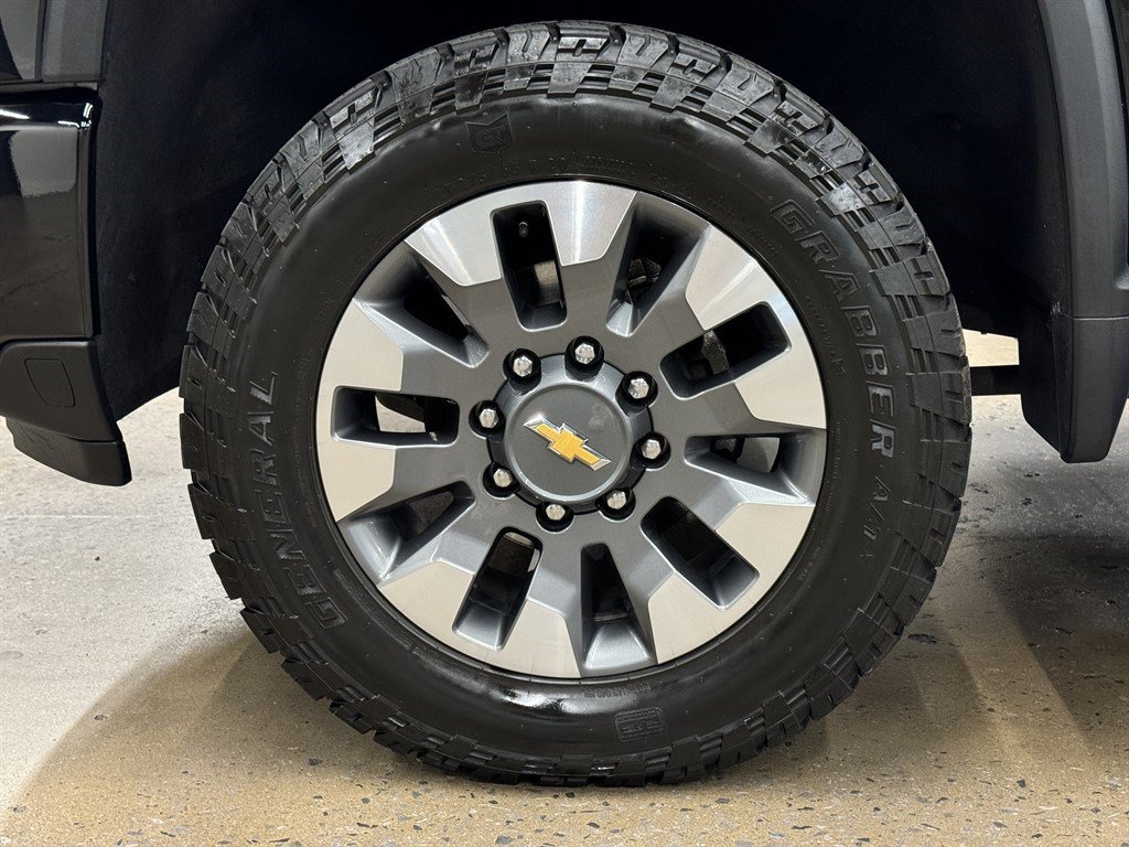 Used 2024 Chevrolet Silverado 2500 Custom w/ Custom Value Package AWD/4WD image 6