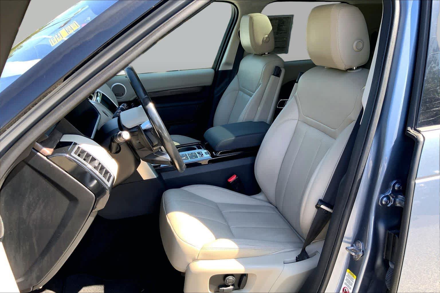 Used 2018 Land Rover Discovery HSE AWD/4WD image 9