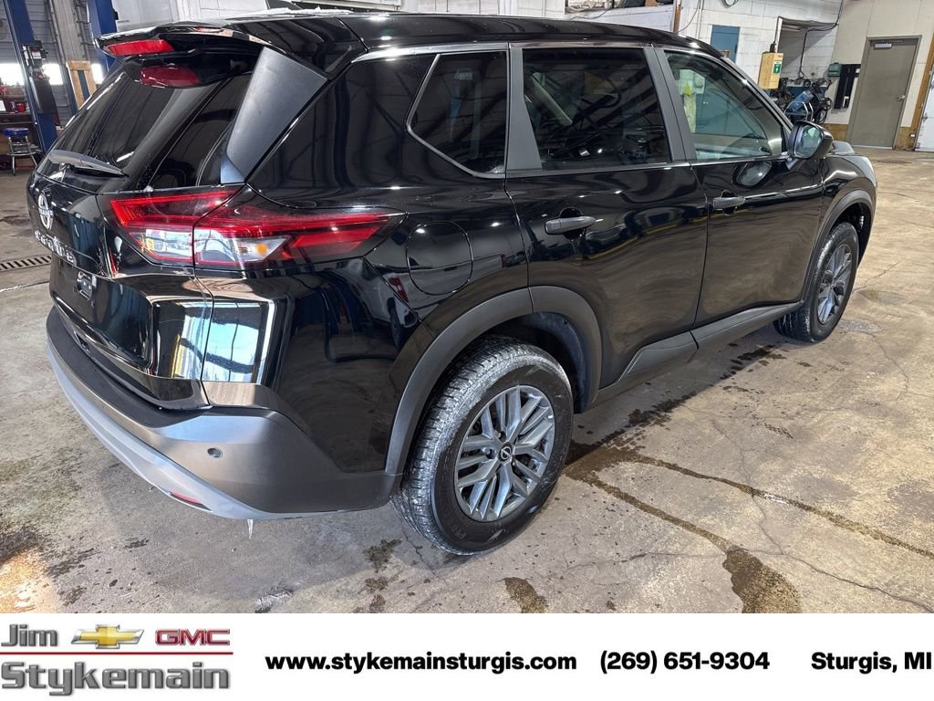 Used 2023 Nissan Rogue S image 6