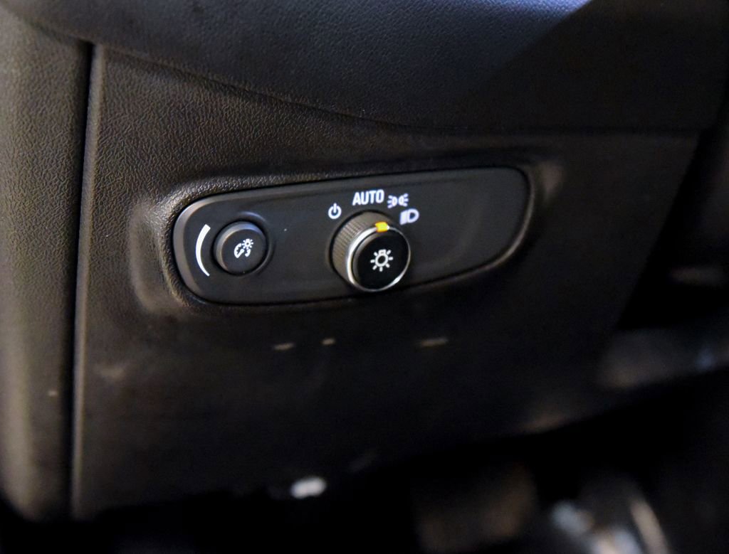 Used 2020 Chevrolet Equinox LT image 16