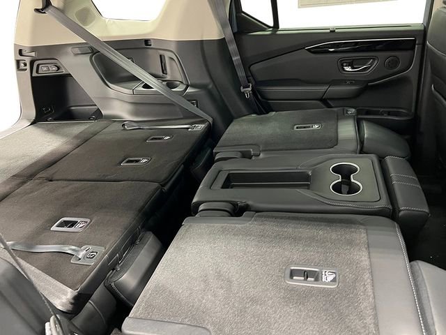 New 2025 Honda Pilot Touring image 39