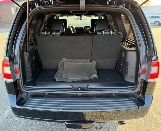 Used 2017 Lincoln Navigator Select image 14