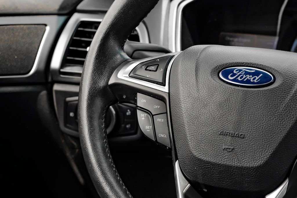 Used 2016 Ford Fusion SE FWD image 22