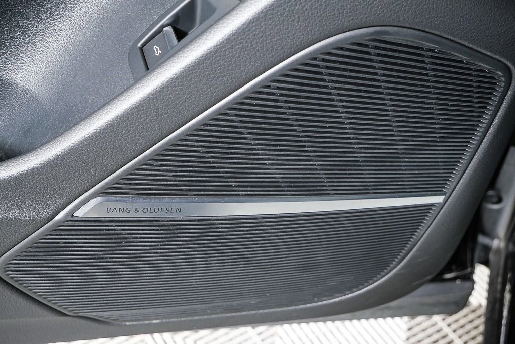 Used 2023 Audi Q8 Prestige w/ Prestige Package image 7