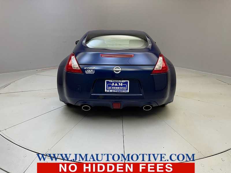 Used 2016 Nissan 370Z Coupe RWD image 4