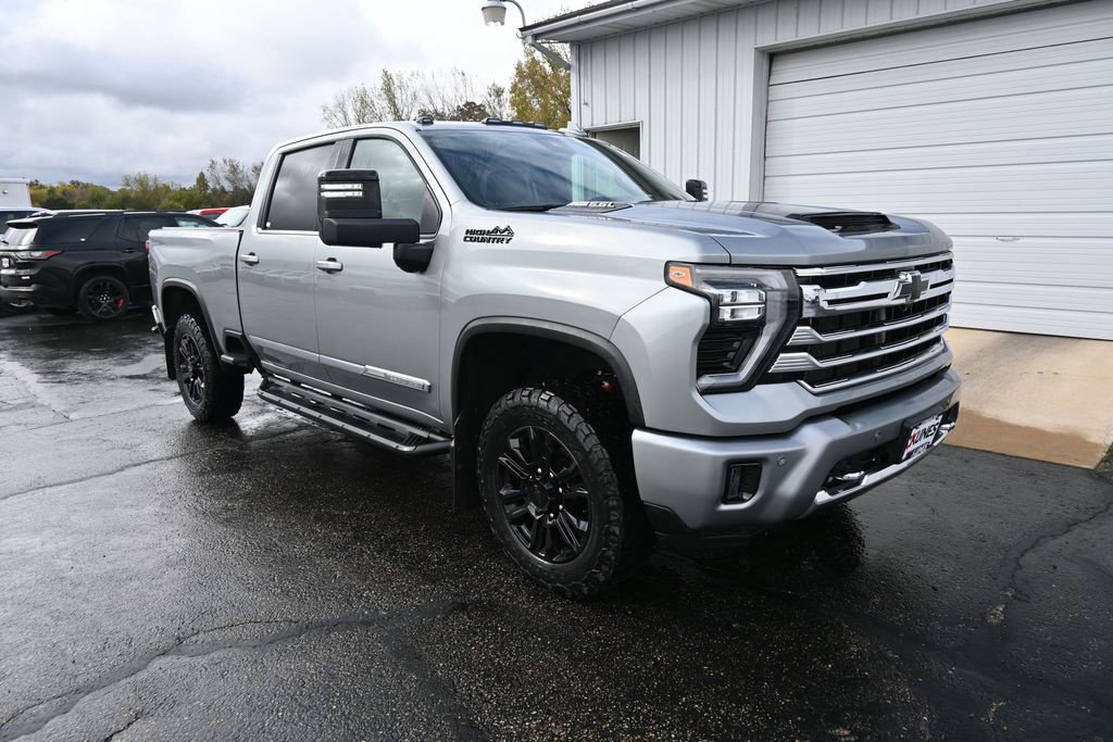 Used 2024 Chevrolet Silverado 2500 High Country w/ Technology Package AWD/4WD image 4