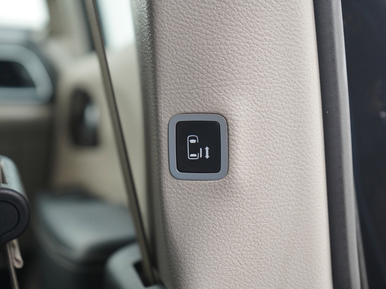 Used 2024 Chrysler Pacifica Limited image 19