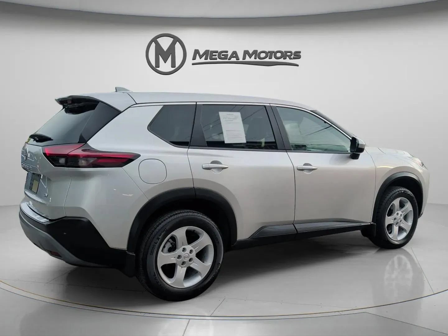 Used 2023 Nissan Rogue SV FWD image 8