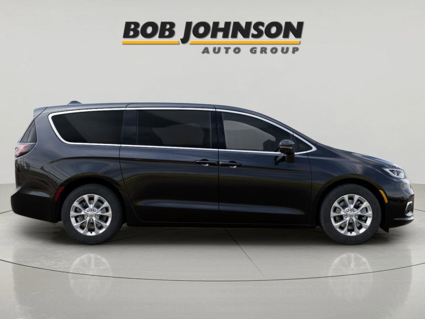 New 2026 Chrysler Pacifica Limited AWD/4WD image 2