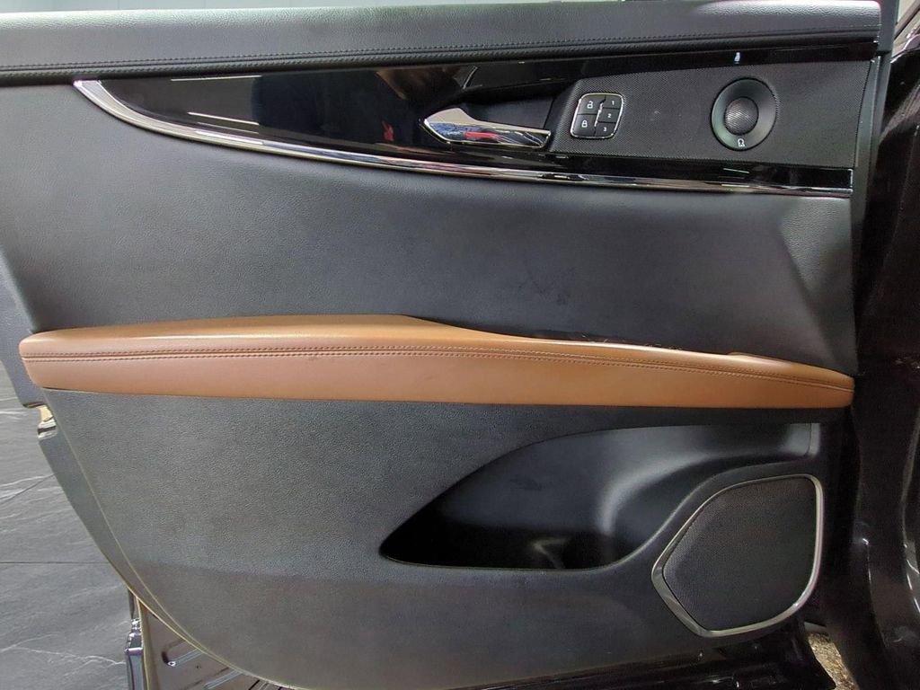 Certified 2022 Lincoln Nautilus Reserve w/ Equipment Group 201A image 15