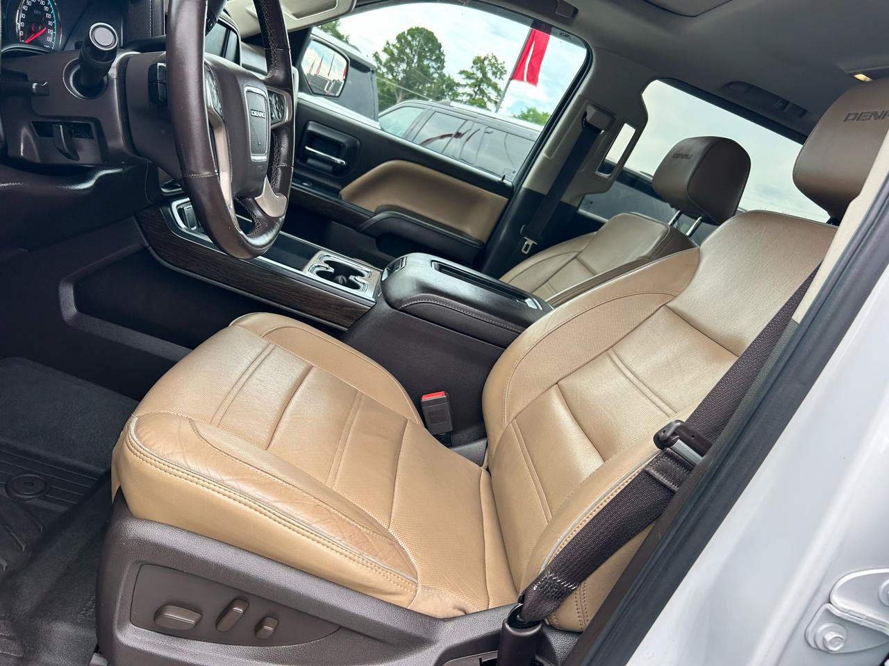 Used 2017 GMC Sierra 1500 Denali w/ Denali Ultimate Package AWD/4WD image 6