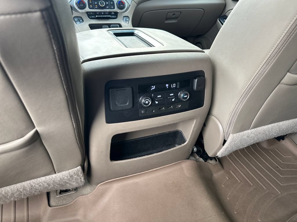 Used 2020 GMC Yukon XL SLT w/ Premium Edition RWD image 36