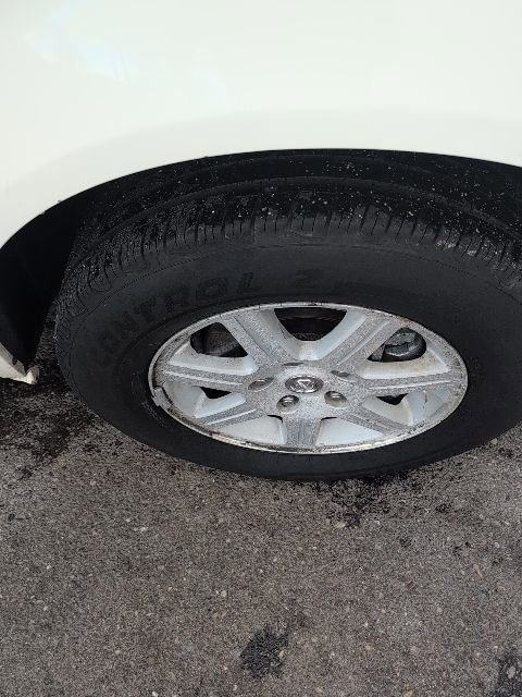 Used 2009 Chrysler Town & Country Touring image 15