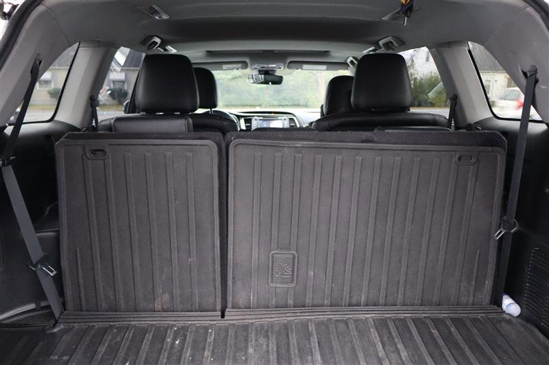 Used 2019 Toyota Highlander AWD V6 image 35