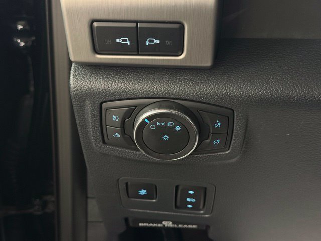 Used 2022 Ford F250 Platinum w/ FX4 Off-Road Package AWD/4WD image 30