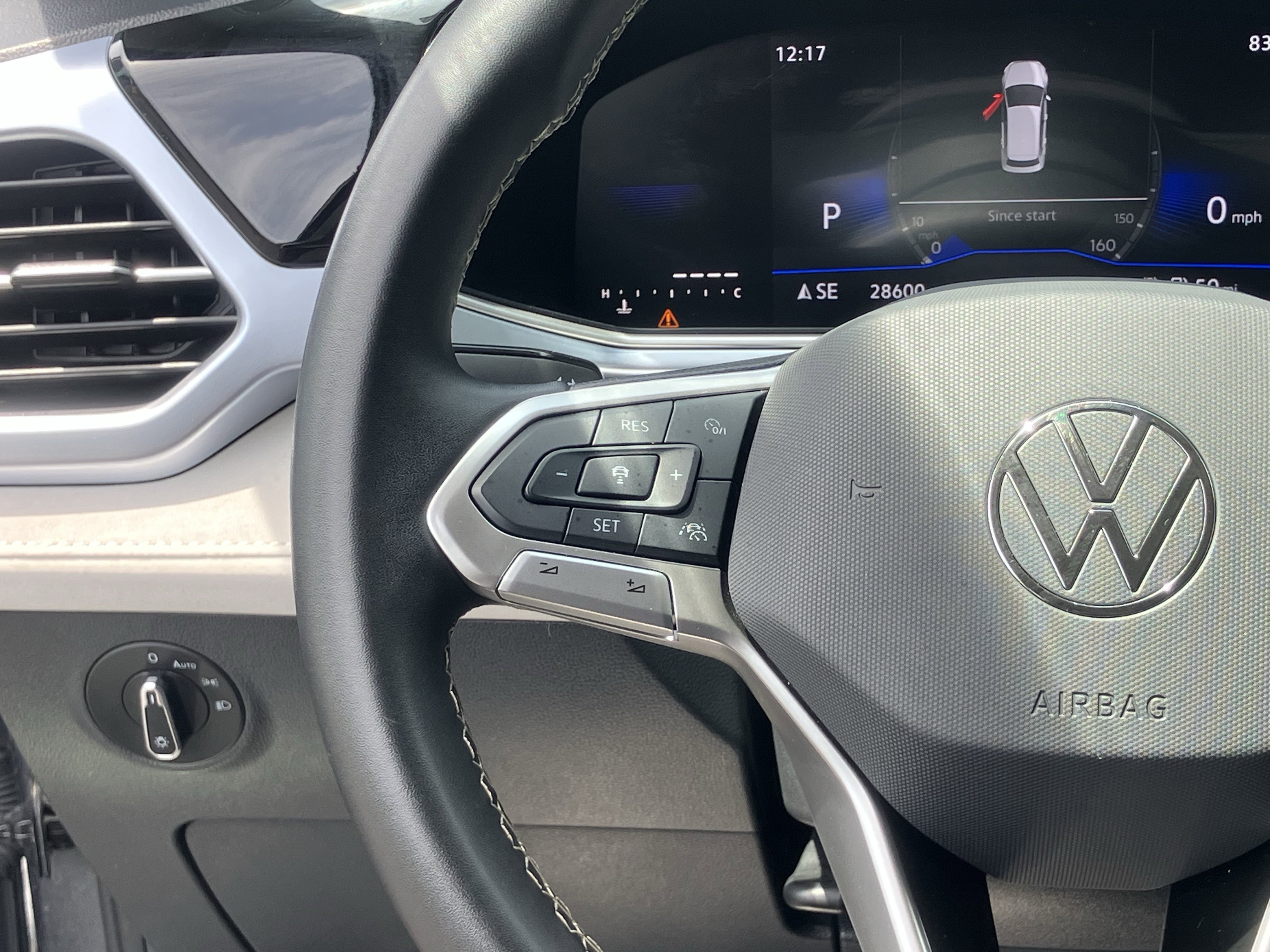 Used 2025 Volkswagen Taos SE FWD image 21