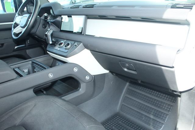 Used 2023 Land Rover Defender 110 image 23