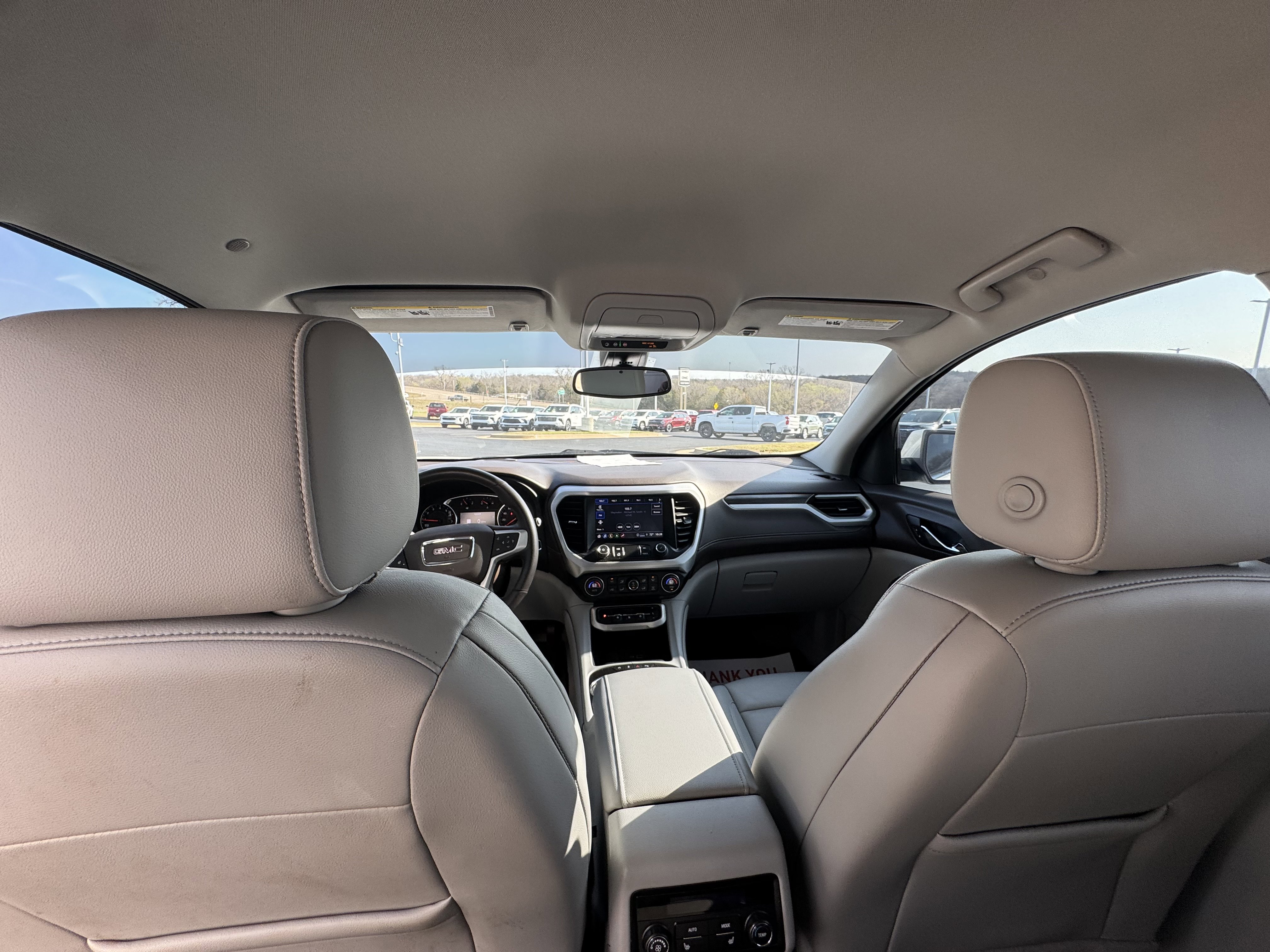 Used 2023 GMC Acadia SLT w/ Preferred Package FWD image 12