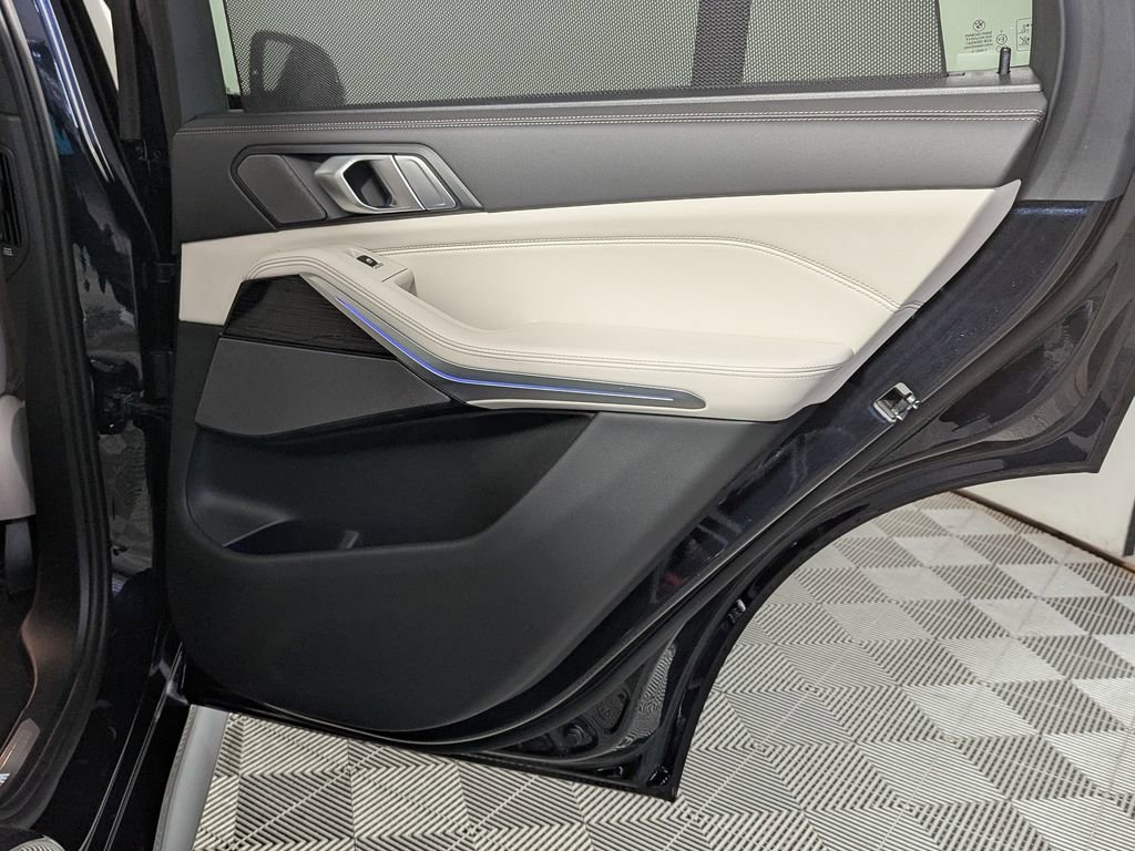 Certified 2024 BMW X5 xDrive40i w/ M Sport Package image 46