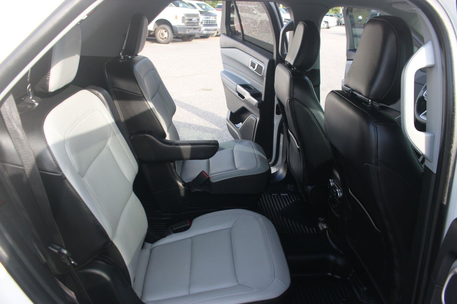 Used 2021 Ford Explorer XLT w/ Equipment Group 202A RWD image 35