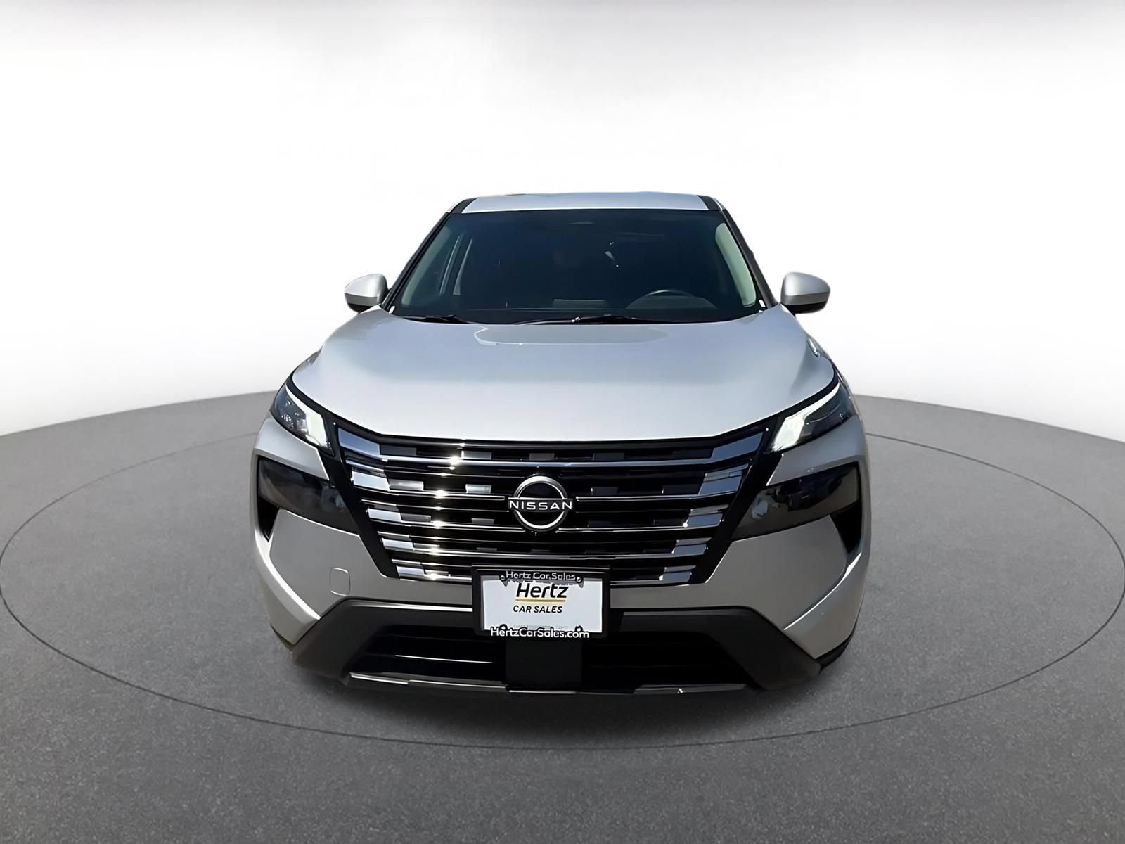Used 2025 Nissan Rogue SV FWD image 4