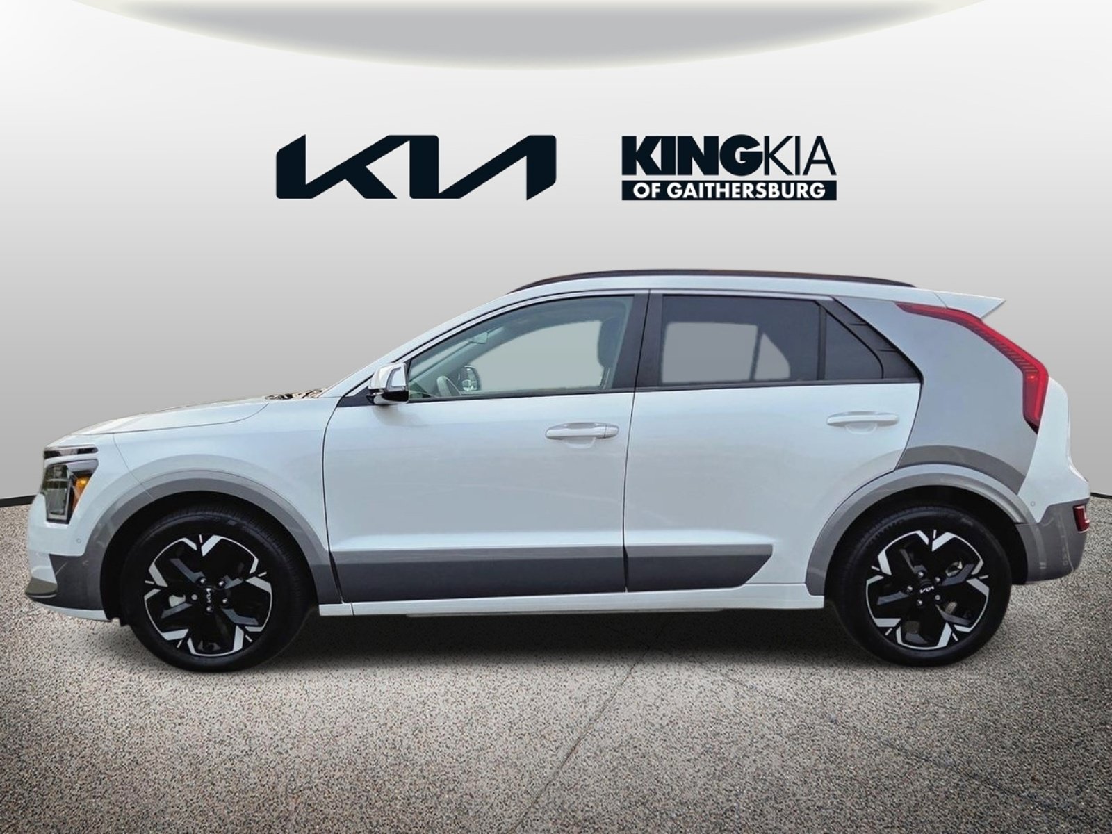 Certified 2024 Kia Niro Wave w/ Wave Preserve Package FWD image 7