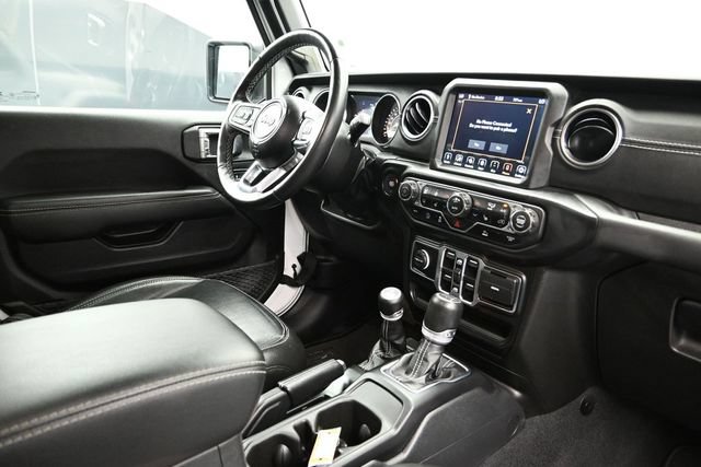 Used 2023 Jeep Wrangler Unlimited Sahara w/ Cold Weather Group AWD/4WD image 12