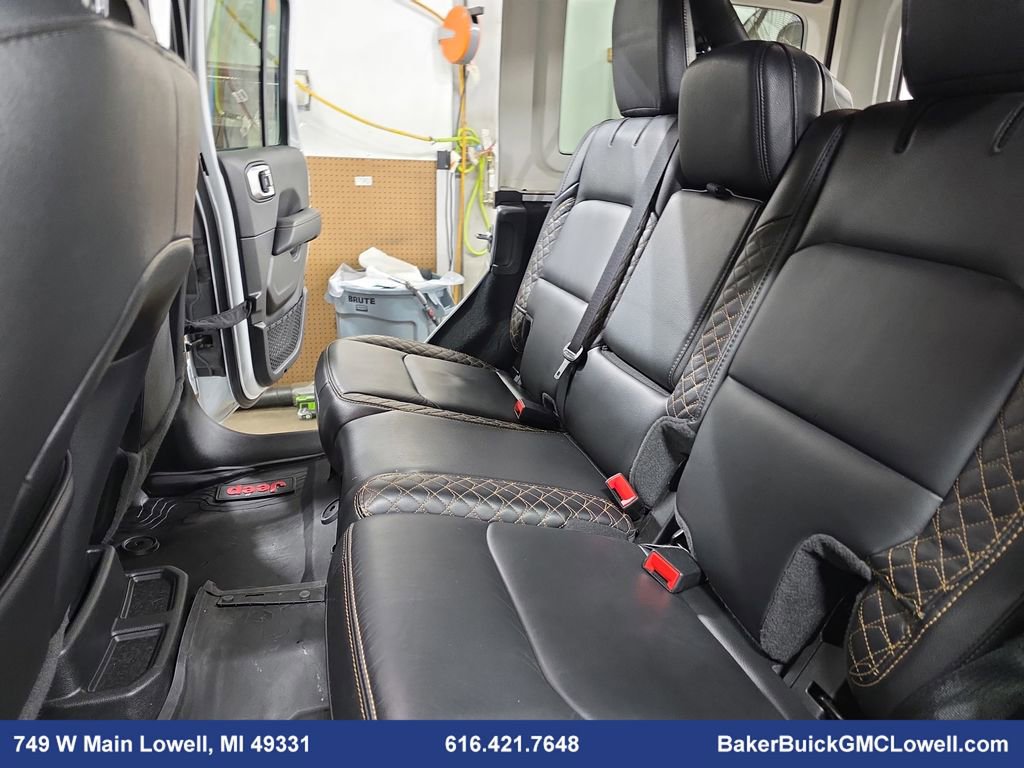 Used 2022 Jeep Wrangler Unlimited Sahara image 13