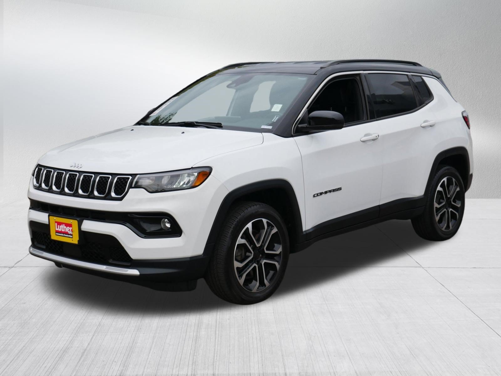 Used 2023 Jeep Compass Limited AWD/4WD image 3