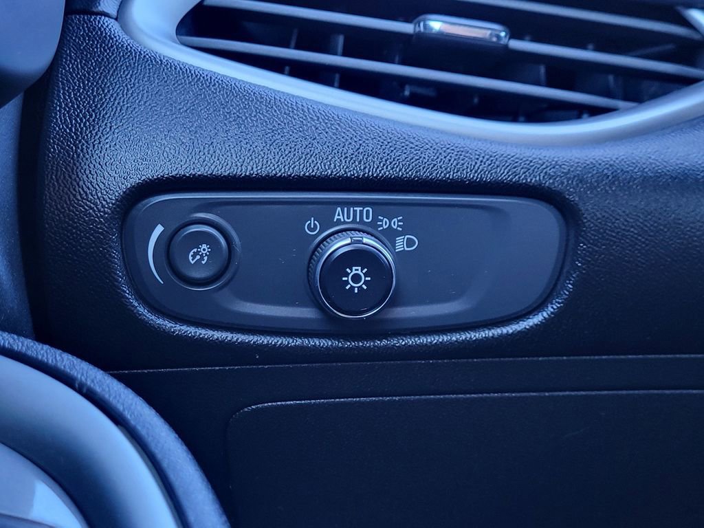 Used 2023 Chevrolet Malibu LT image 13