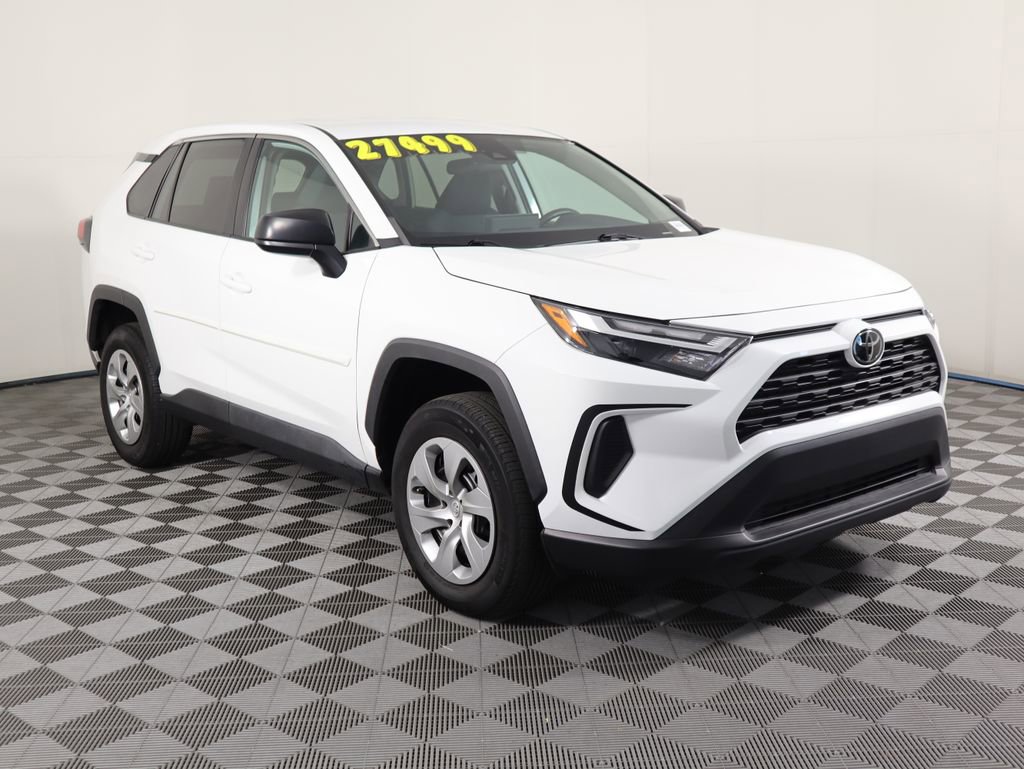 Used 2023 Toyota RAV4 LE image 3