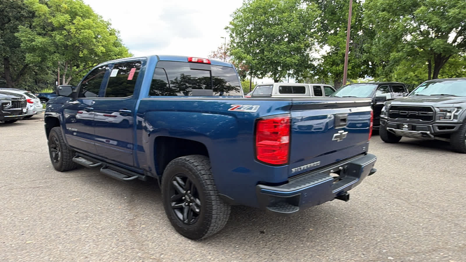 Used 2017 Chevrolet Silverado 1500 LT w/ All Star Edition AWD/4WD image 7
