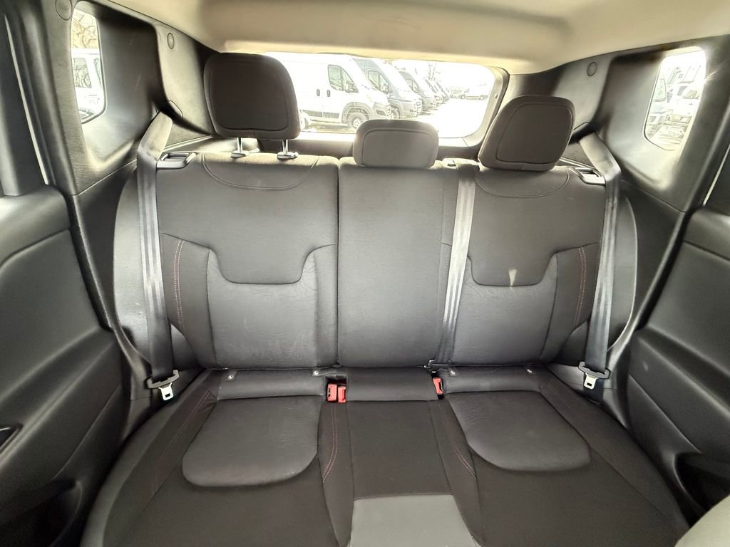 Used 2023 Jeep Renegade Trailhawk image 16