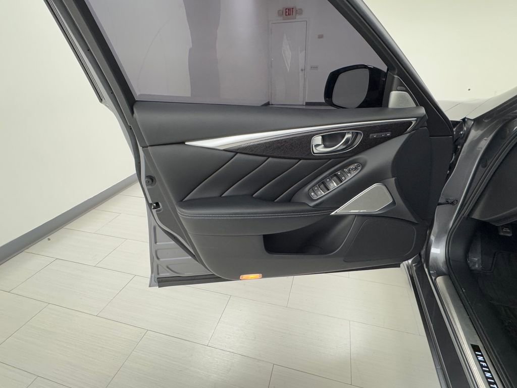 Used 2022 INFINITI Q50 Sensory image 9