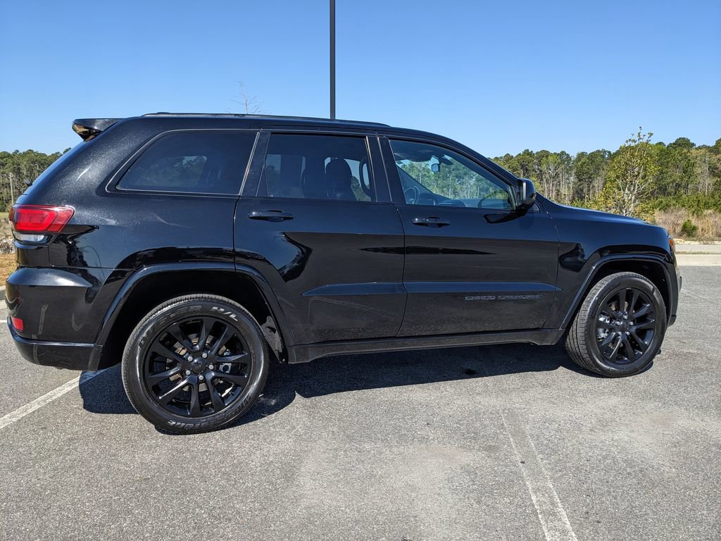 Used 2021 Jeep Grand Cherokee Laredo X image 20