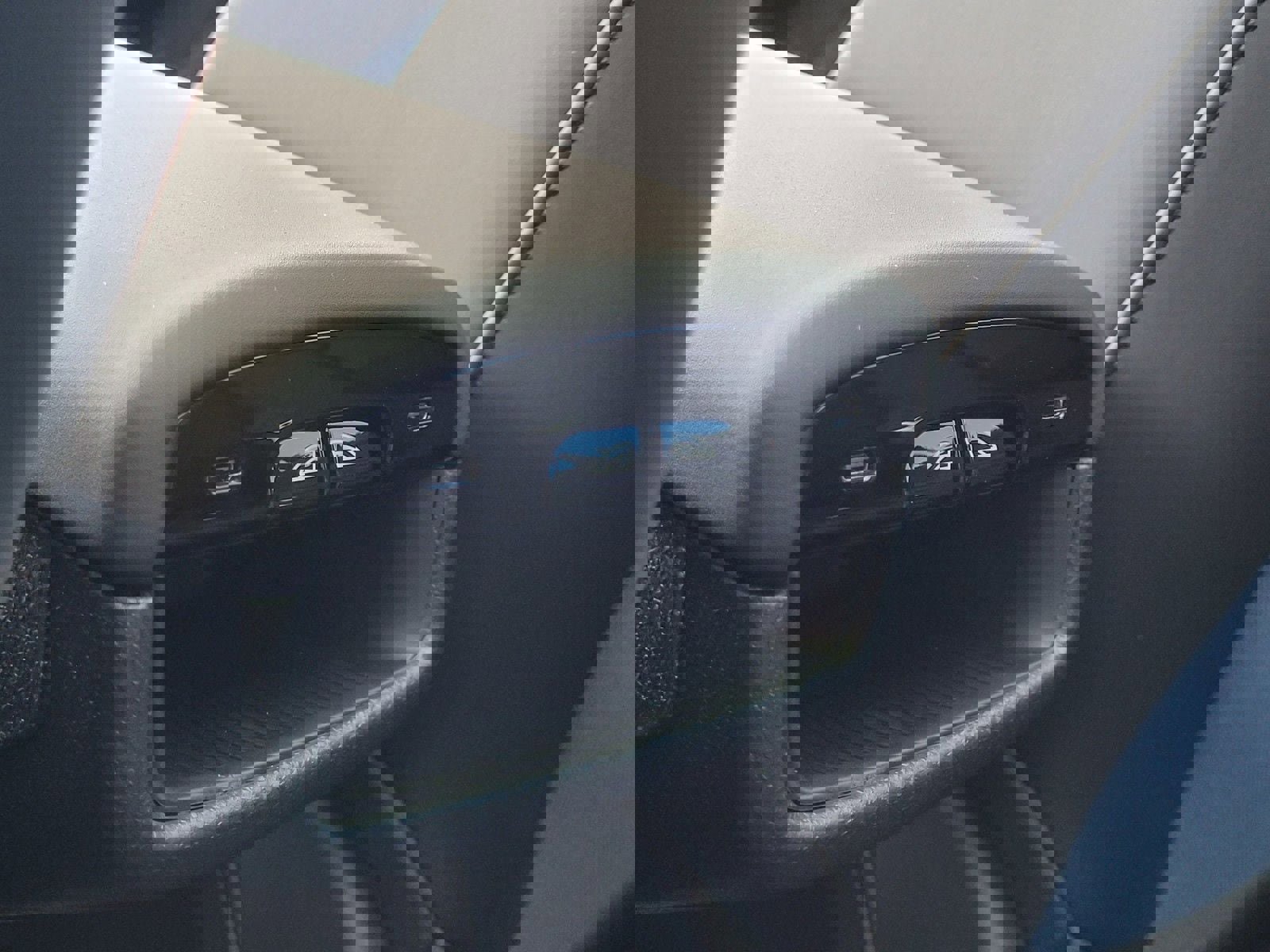 New 2026 Volvo EX30 Plus w/ Protection Package image 14