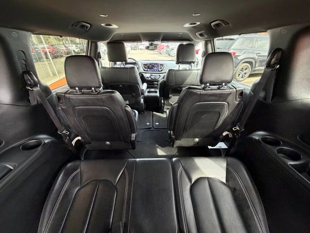 Used 2022 Chrysler Pacifica Touring-L w/ S Appearance Package FWD image 19