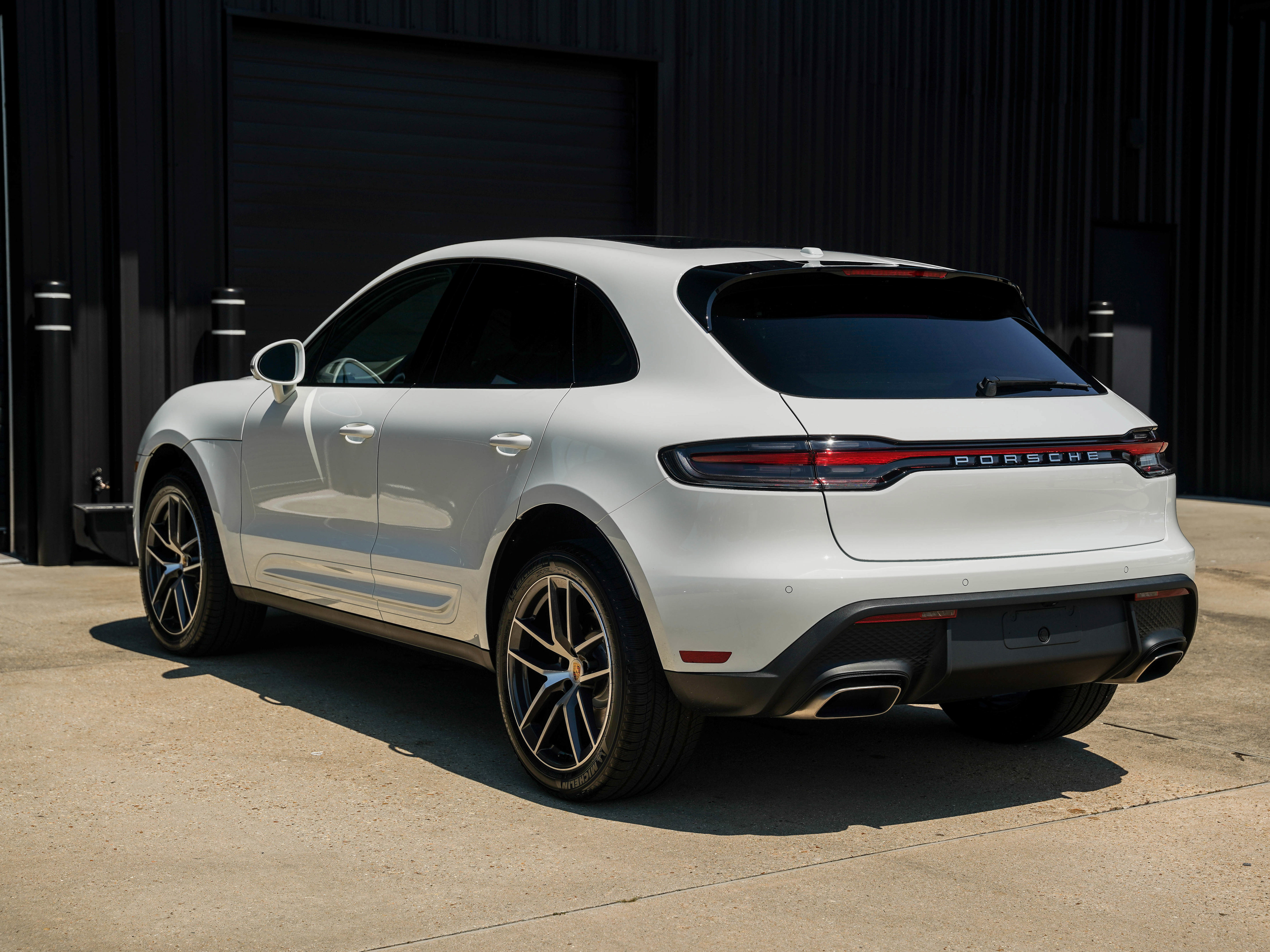 New 2026 Porsche Macan image 3